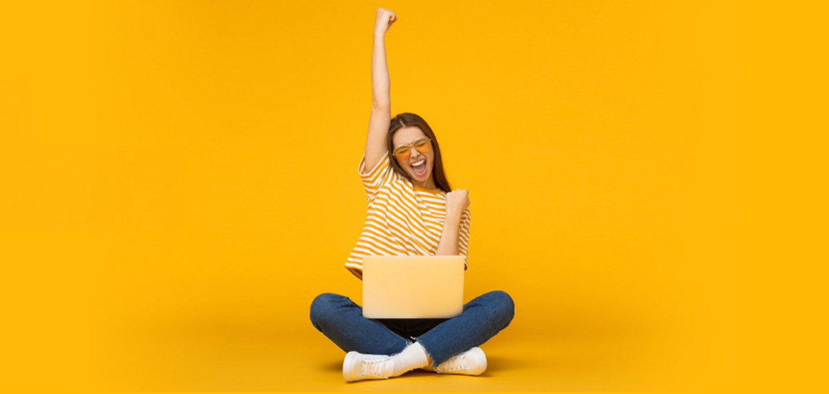 Under 35 – giovane con laptop