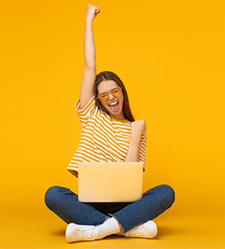 Under 35 – giovane con laptop